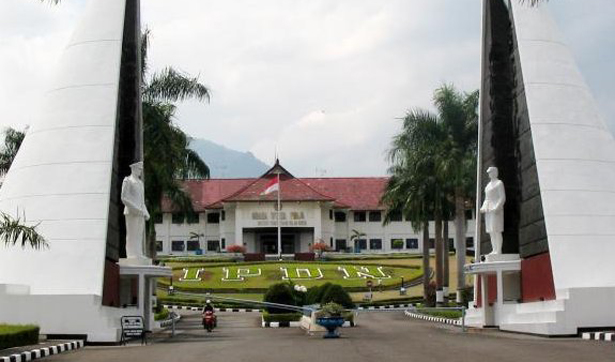 IPDN (Institut Pemerintahan Dalam Negeri)